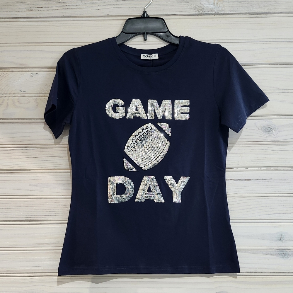 Women's Navy Game Day Tee Size Large but runs small. Why Dress